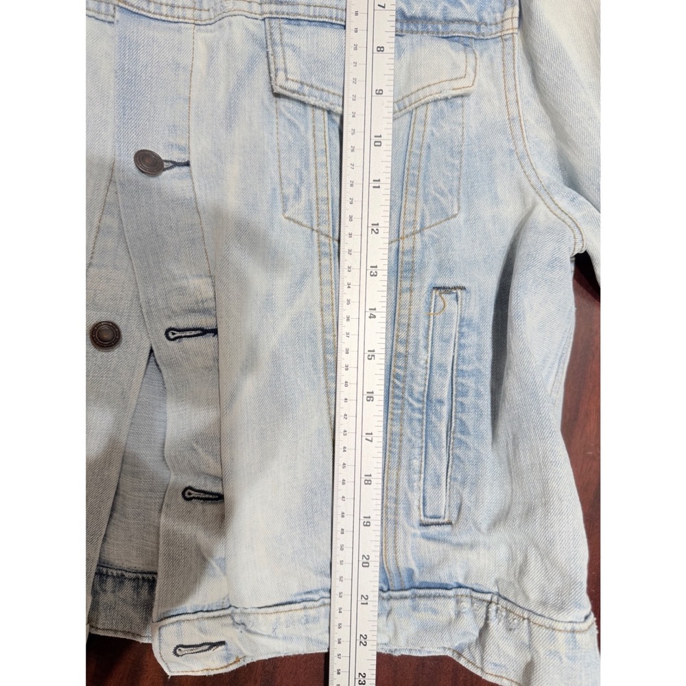 Free People Light Wash Denim Jacket Quilted Paisley Embroidered Back ML ML/G - Picture 8 of 10